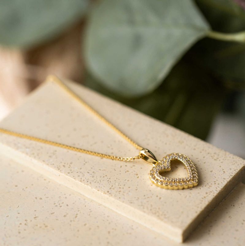 Smykke i sølv med zirkonia forgylt