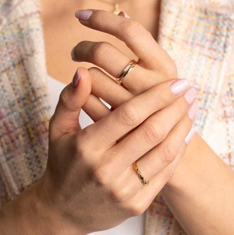 Ring i gull med zirkonia gultgull